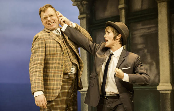 Rufus Hound – One Man, Two Guvnors, Curve Theatre Leicester - Lizz Brain